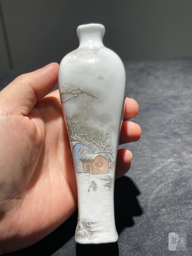 创汇期 粉彩雪景图梅瓶 - 图3